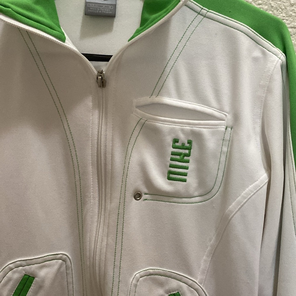 Nike Jacket Size Medium - image 2